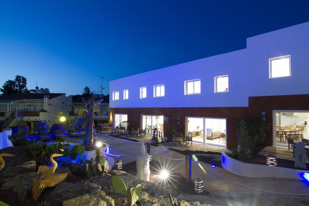 Vista Roses Mar - Villas Batik Exterior photo
