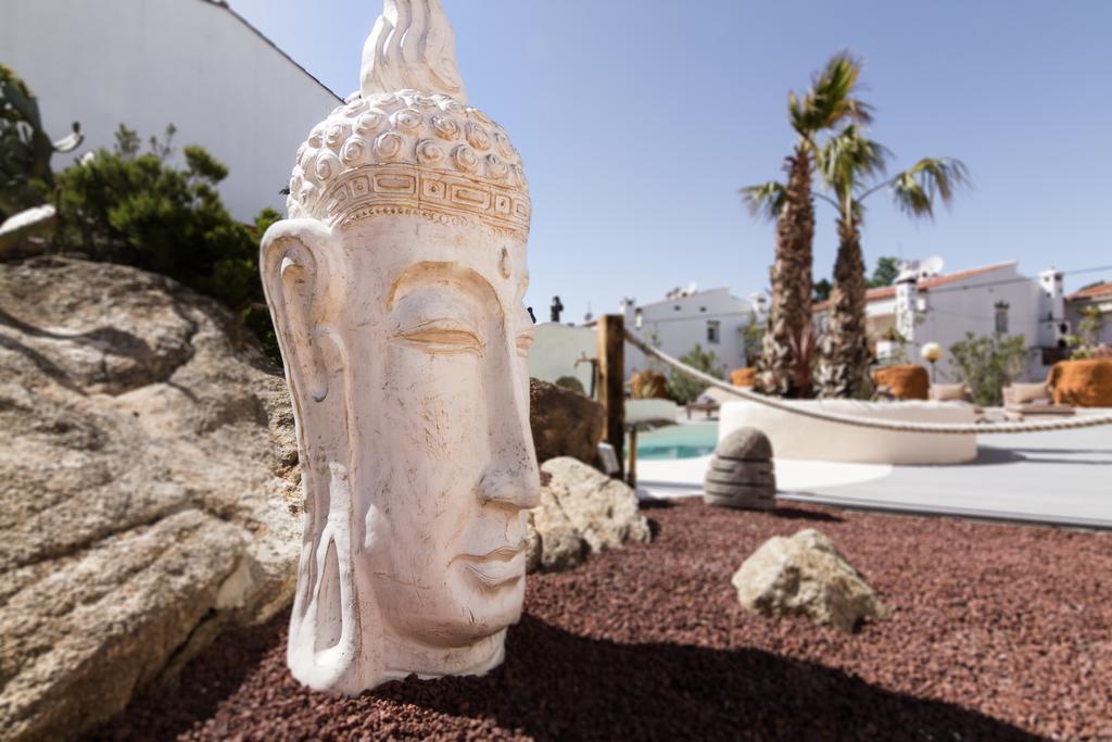 Vista Roses Mar - Villas Batik Exterior photo